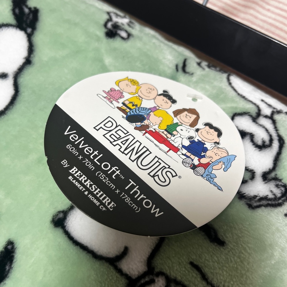 PEANUTS~Snoopy & Woodstock~ST. PATRICK’S ~XTRA LONG Throw~60”X 70”~NEW~ - Picture 3 of 5